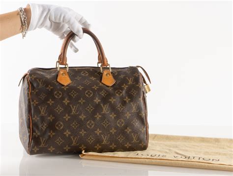 louis vuitton bauletto bianco vecchio tipo|La borsa Speedy di Louis Vuitton, la storia dell'iconico bauletto.